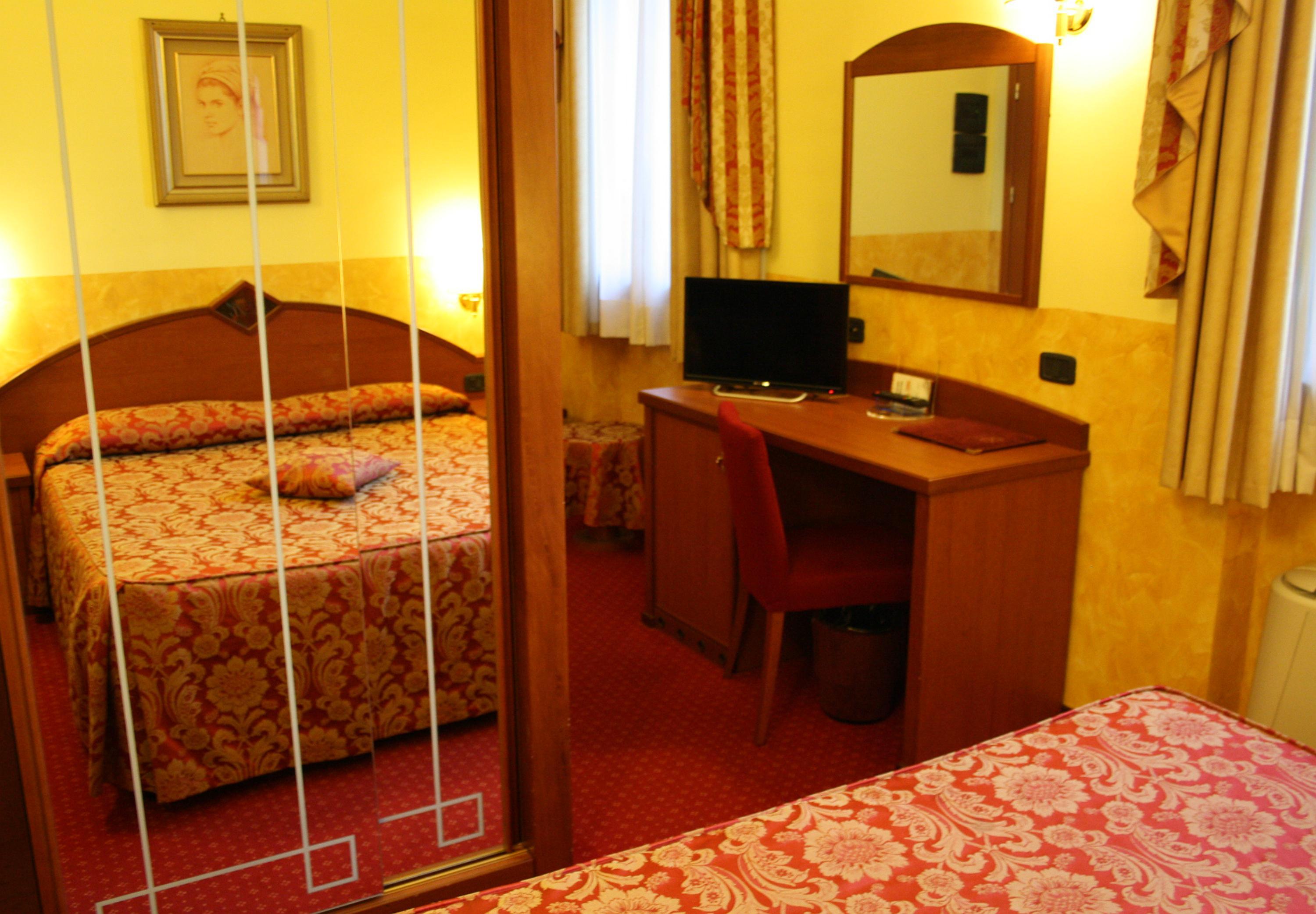 Hotel Majestic San Giuliano Milanese Zewnętrze zdjęcie