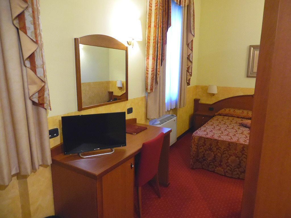 Hotel Majestic San Giuliano Milanese Zewnętrze zdjęcie
