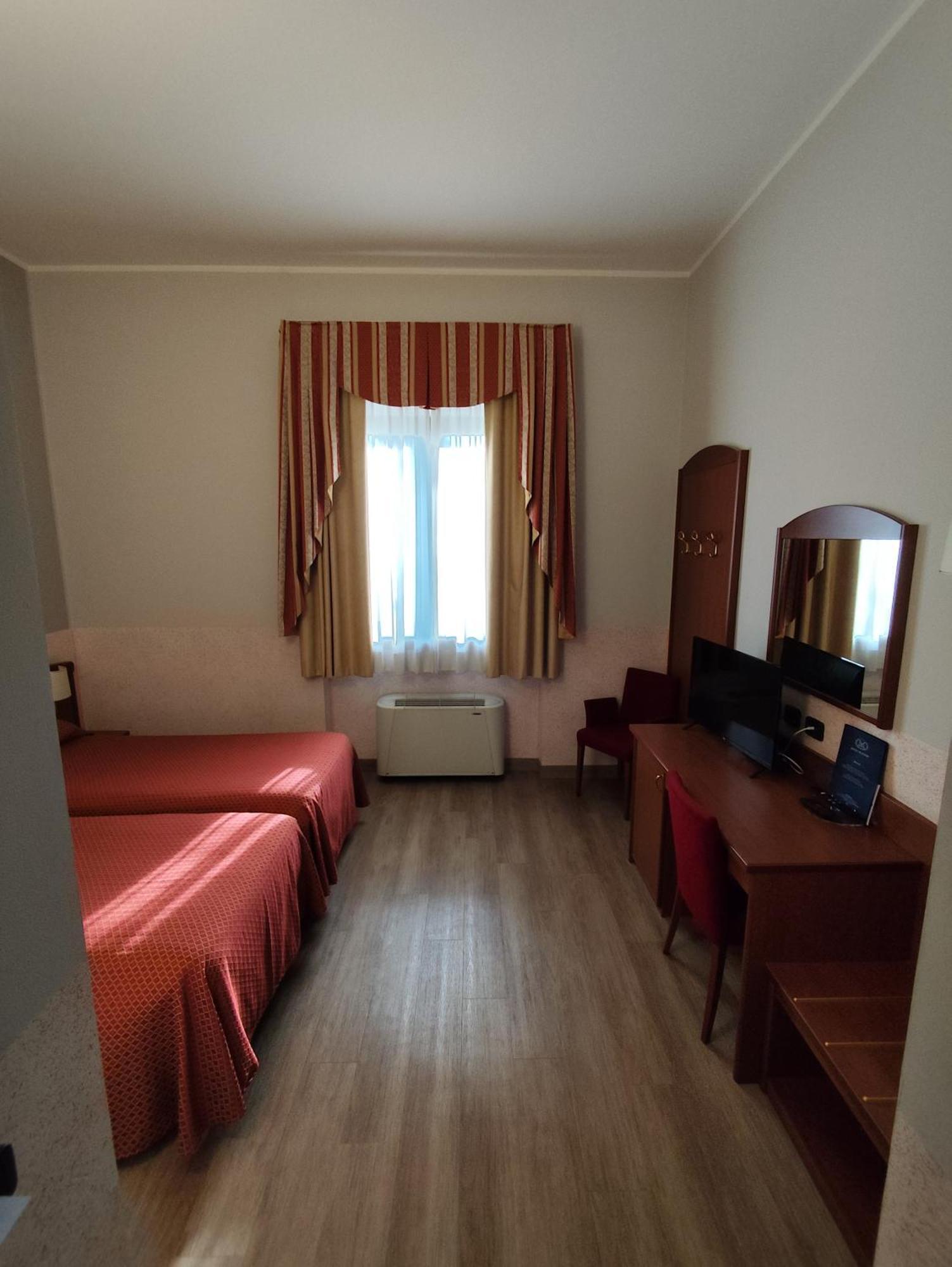 Hotel Majestic San Giuliano Milanese Zewnętrze zdjęcie