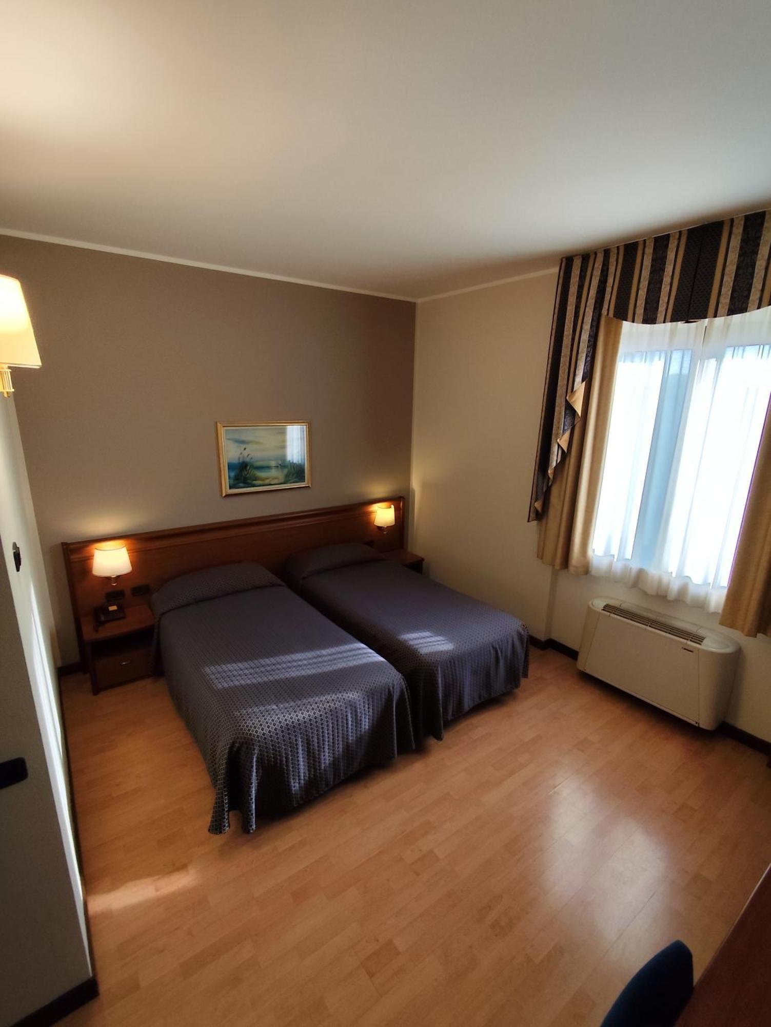 Hotel Majestic San Giuliano Milanese Zewnętrze zdjęcie