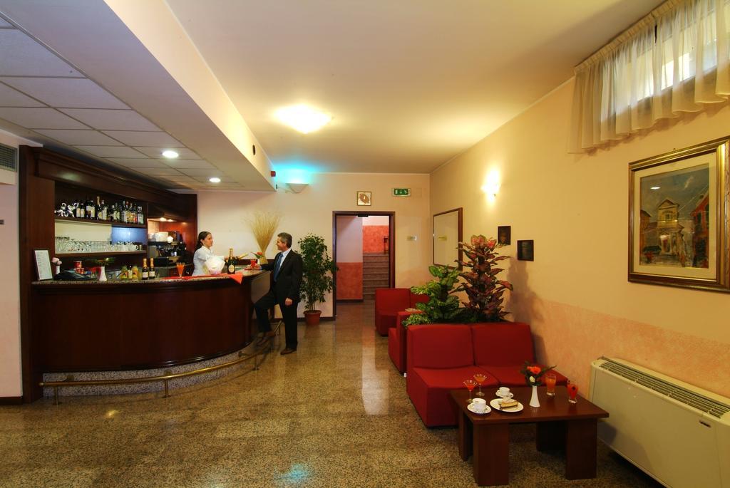Hotel Majestic San Giuliano Milanese Wnętrze zdjęcie