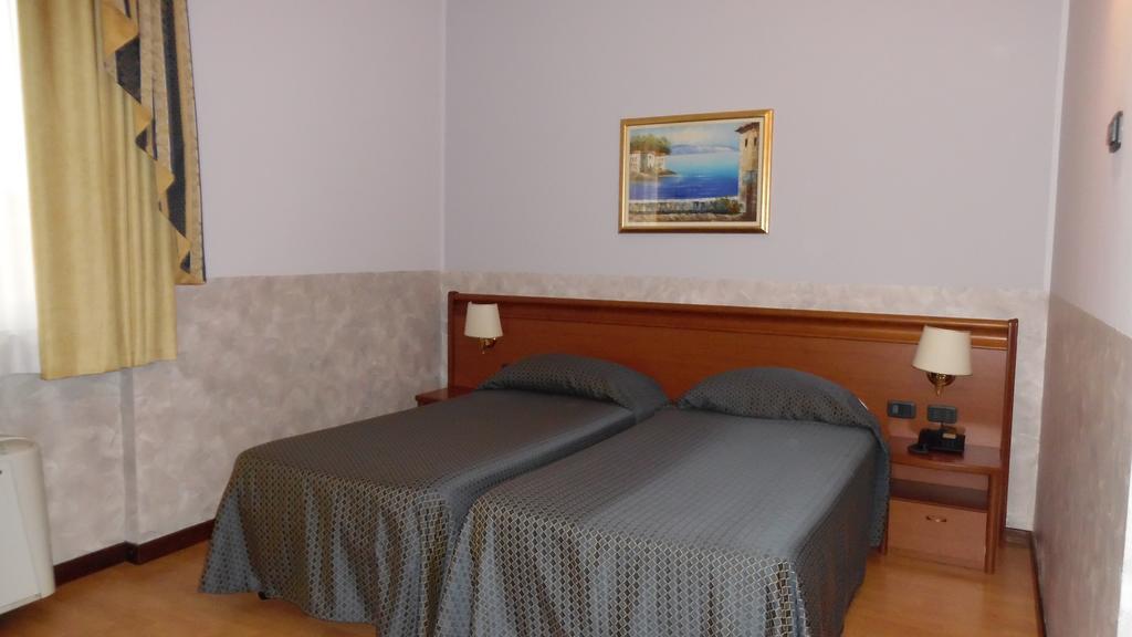 Hotel Majestic San Giuliano Milanese Zewnętrze zdjęcie